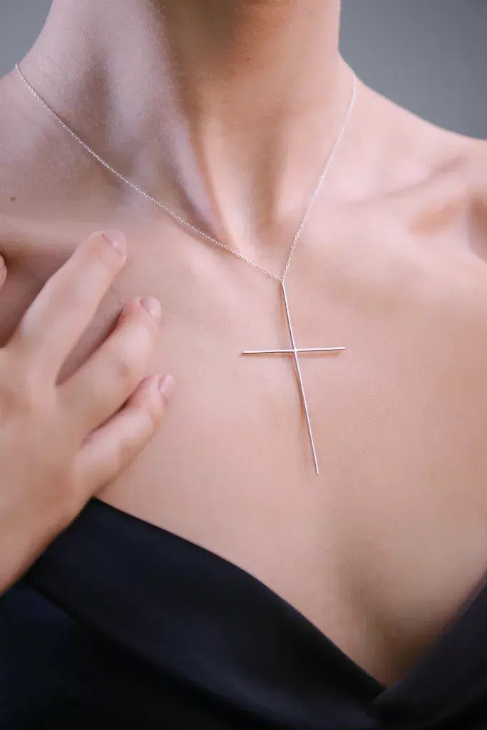 Κολιέ με μεγάλο σταυρό