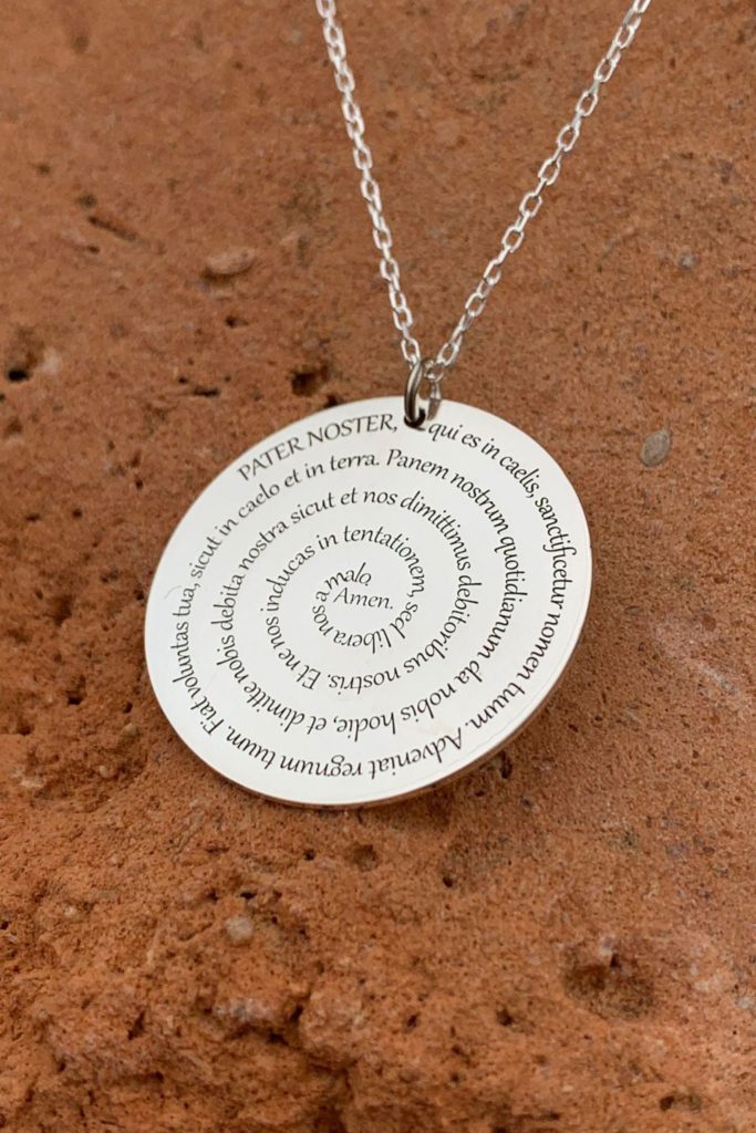 Κολιέ με χάραξη πάτερ ημών στα Λατινικά και στα Αραμαϊκά