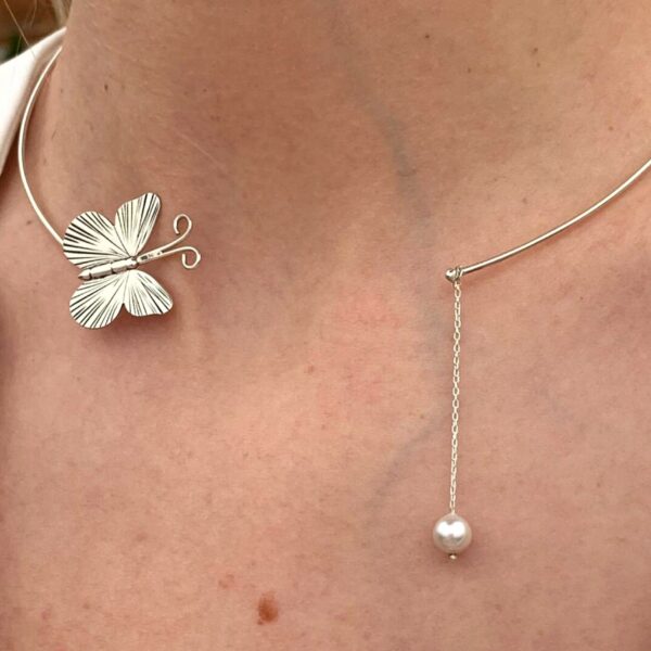 Κολιέ πεταλούδα με πέρλα