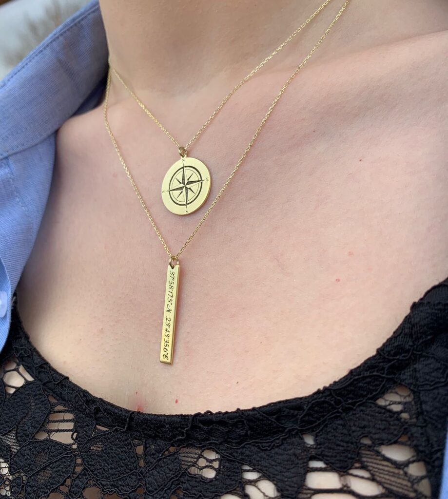 Κολιέ με χάραξη πυξίδα
