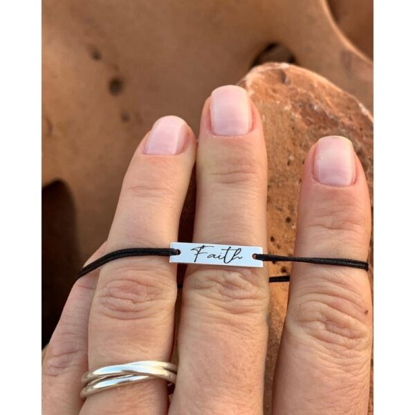 Αποστολές σε όλη την Ελλάδα leador.gr