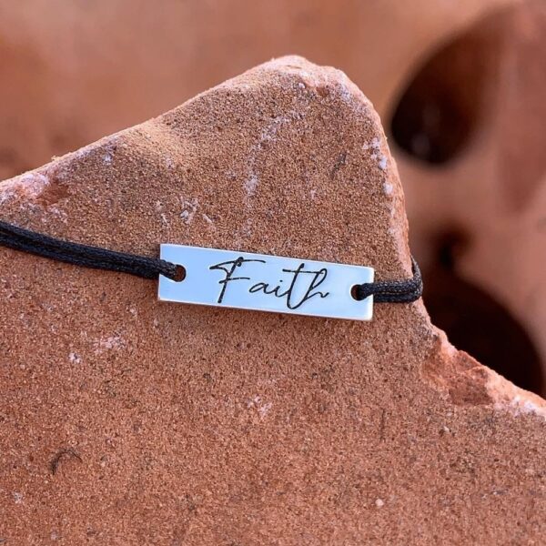 Αποστολές σε όλη την Ελλάδα leador.gr