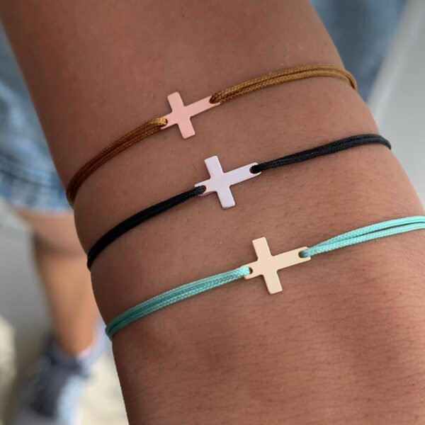 Βραχιολάκι με σταυρό