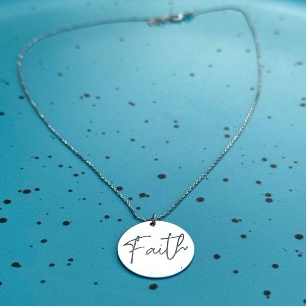 Κολιέ με χάραξη Faith