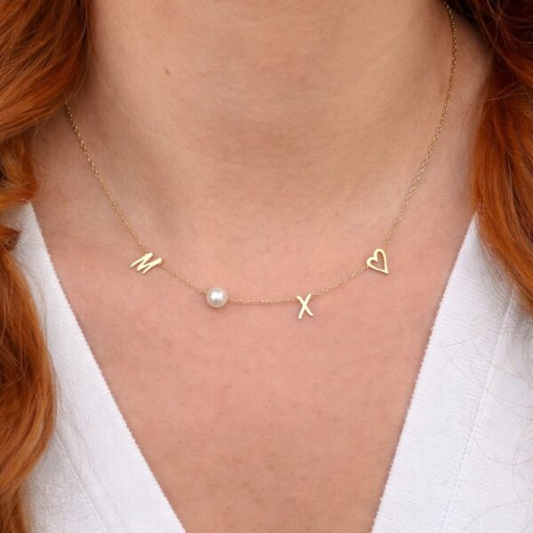 Κολιε με αρχικα γραμματα και μαργαριταριο leador.gr